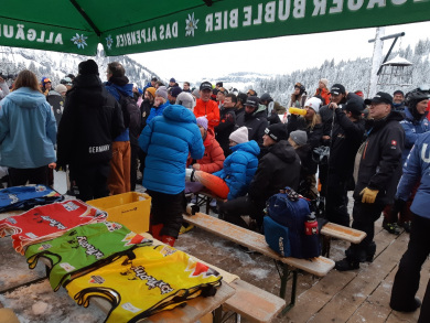 Galerie: Aktivitäten rund um den Skiclub - Paralympics 2024: Snowboard Europa- und Weltcup Helferteam