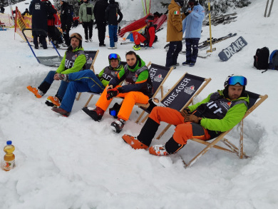 Galerie: Aktivitäten rund um den Skiclub - Paralympics 2024: Snowboard Europa- und Weltcup Helferteam