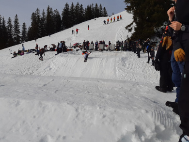 Galerie: Aktivitäten rund um den Skiclub - Paralympics 2024: Snowboard Europa- und Weltcup Helferteam